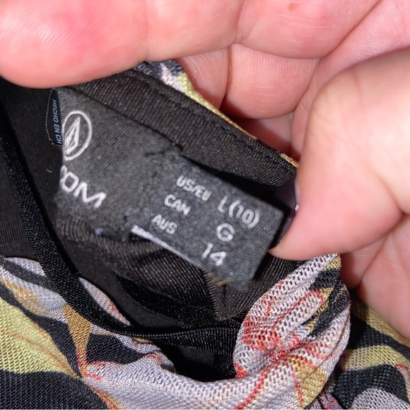 Volcom sundress - Picture 3 of 3